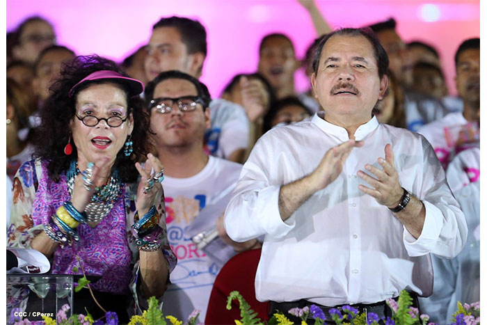 Daniel y Rosario presiden acto del 35/19 en Plaza de La Fé (FOTOS y VIDEOS)