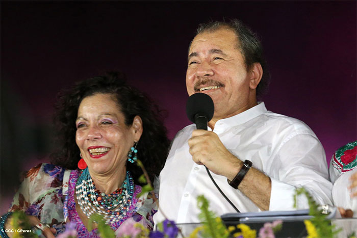 Daniel y Rosario presiden acto del 35/19 en Plaza de La Fé (FOTOS y VIDEOS)