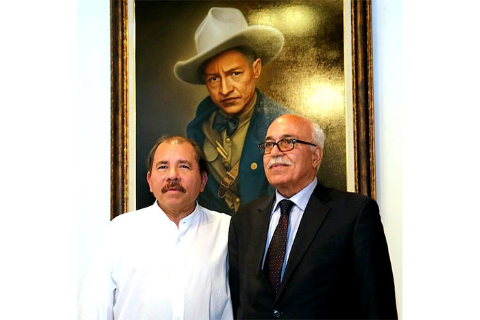 Comandante-Presidente Daniel se reúne con representante del presidente Mahmoud Abbas