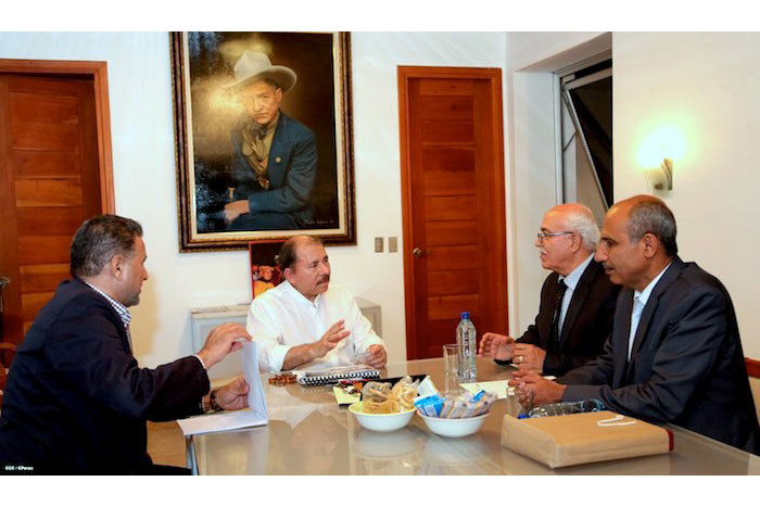 Comandante-Presidente Daniel se reúne con representante del presidente Mahmoud Abbas