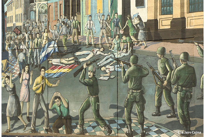 Ejército y familias de León protagonizan gigantesca marcha recordando a héroes estudiantiles  