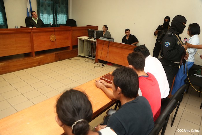 Admiten acusación contra sospechosos de cobarde masacre
