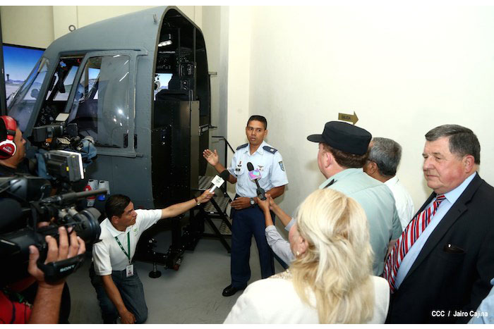 Ejército inaugura moderno complejo de simulación de helicópteros y paracaídas