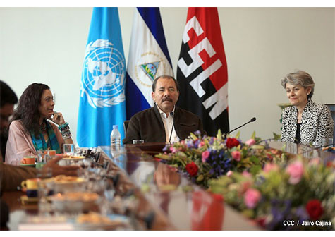 Daniel y Rosario sostienen encuentro con directora de la UNESCO