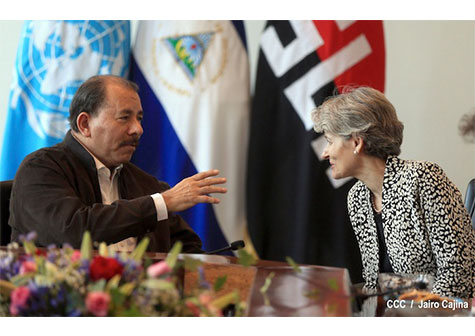 Daniel y Rosario sostienen encuentro con directora de la UNESCO