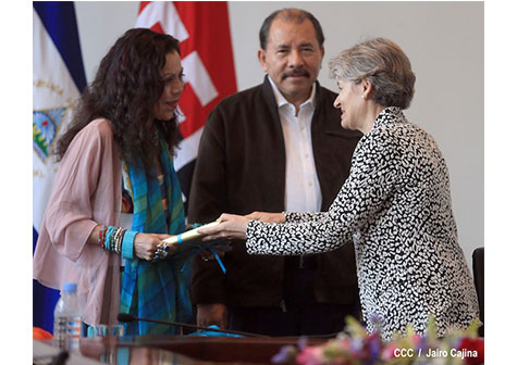Daniel y Rosario sostienen encuentro con directora de la UNESCO