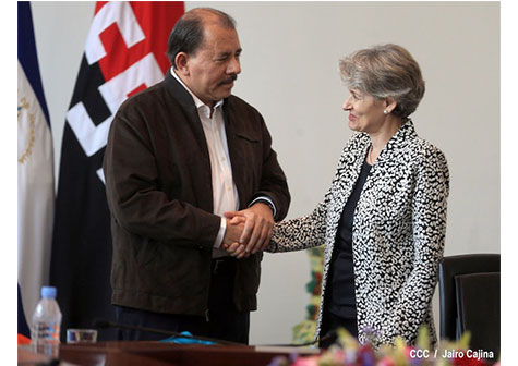 Daniel y Rosario sostienen encuentro con directora de la UNESCO