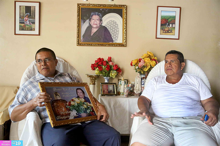 Familia Espinales Cajina vestirá la imagen de Minguito