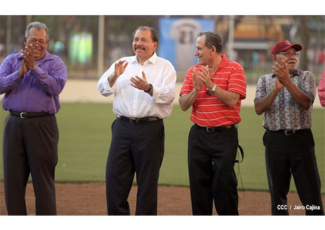 Daniel inaugura Estadio de Béisbol Infantil "Roberto Clemente" (VIDEO)