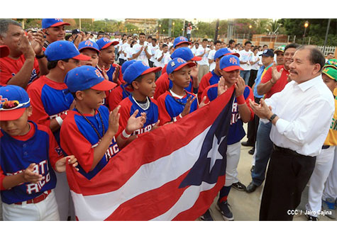 Daniel inaugura Estadio de Béisbol Infantil "Roberto Clemente" (VIDEO)