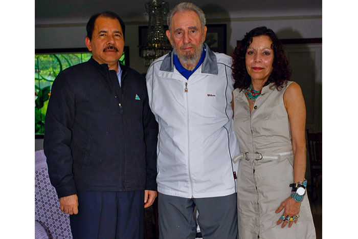 Daniel y Rosario saludan Aniversario Natal del Comandante Fidel Castro