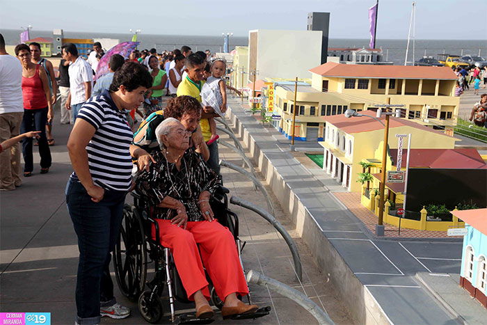 Managua ostenta gigantesco complejo de atracciones 