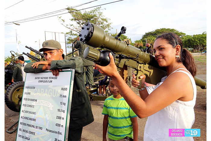 Miles de familias asisten a exposición estática del Ejército