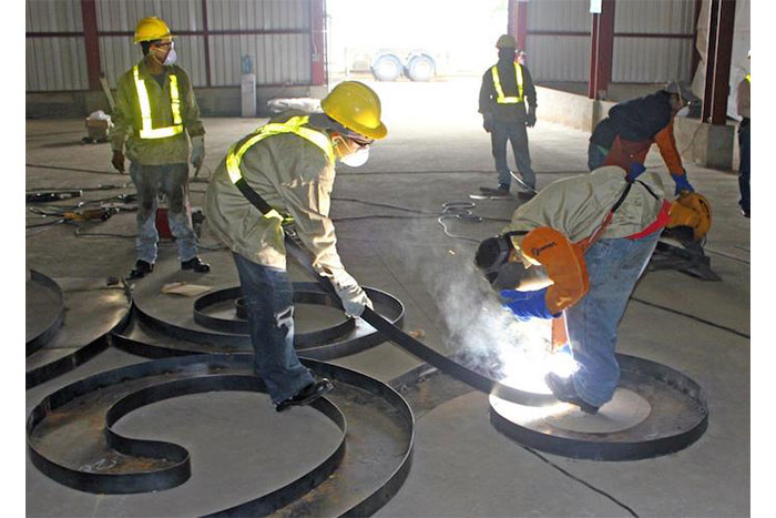 Avanza fabricación de los Árboles de la Vida