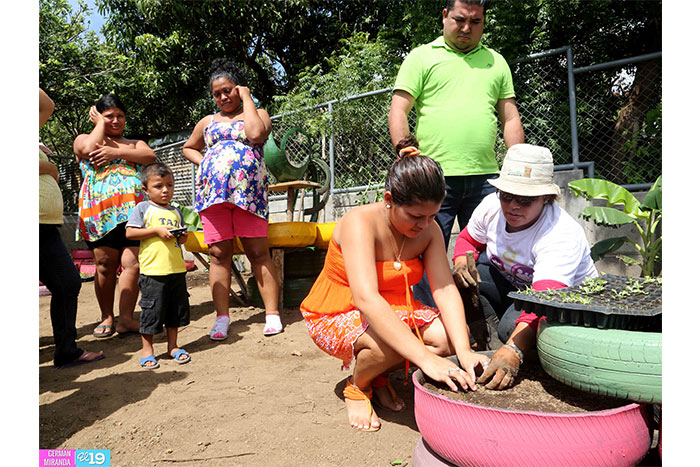 Embarazadas de Mateare agradecidas con instalación de patios saludables en Casas Maternas