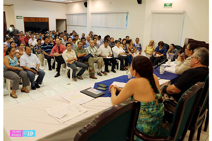 Minsa y profesionales de la medicina natural preparan feria
