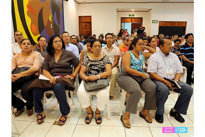 Minsa y profesionales de la medicina natural preparan feria