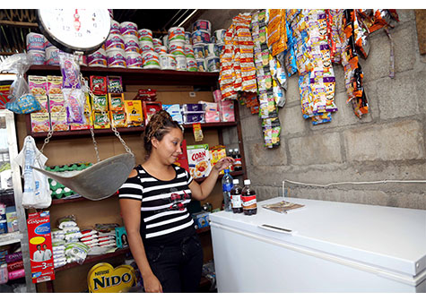 Programa de electrificación mejora calidad de vida para familias de Mateare