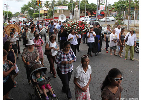 Celebran en Managua alegre procesión en honor a la Virgen de Fátima