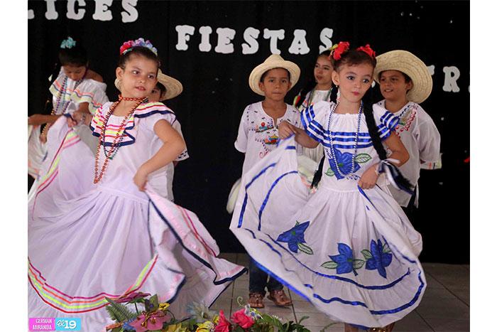 Celebran Independencia de Centroamérica en colegios públicos