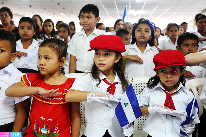 Celebran Independencia de Centroamérica en colegios públicos