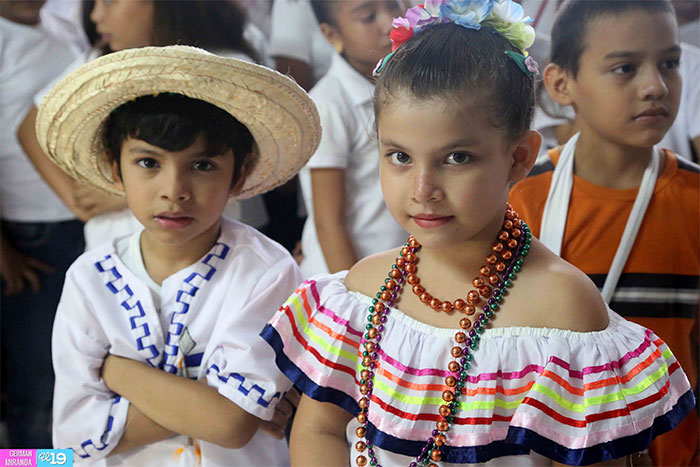 Celebran Independencia de Centroamérica en colegios públicos