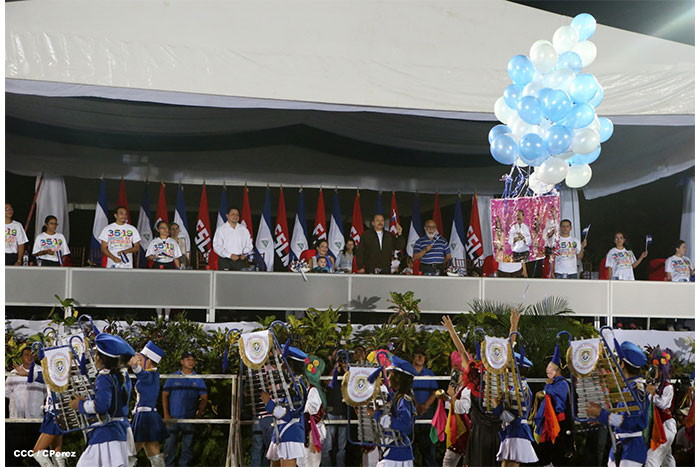Daniel y Rosario presiden Desfile Patrio Nicaragua Mía 2014
