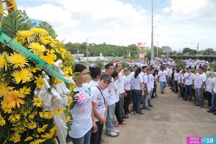Juventud revolucionaria rinde homenaje a Rigoberto López Pérez