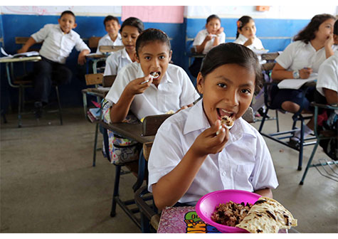 Merienda escolar mejora capacidad de niños para aprender