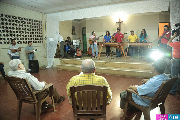 Comunidad Eclesiástica rinde homenaje a Padre Miguel D'Escoto
