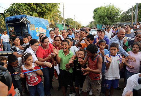 Familias del Barrio Carlos Marx celebran modelo del ‘Buen Vivir’ con calles totalmente nuevas