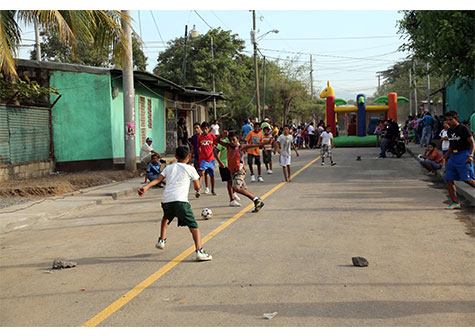 Familias del Barrio Carlos Marx celebran modelo del ‘Buen Vivir’ con calles totalmente nuevas