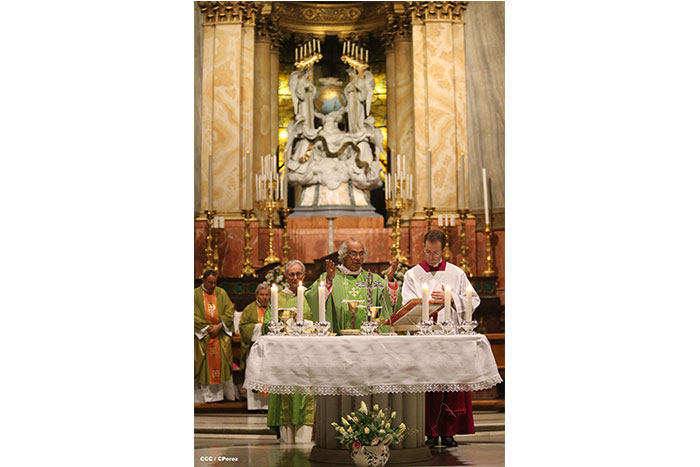 Cardenal Brenes toma posesión de Parroquia San Joaquín, en Roma