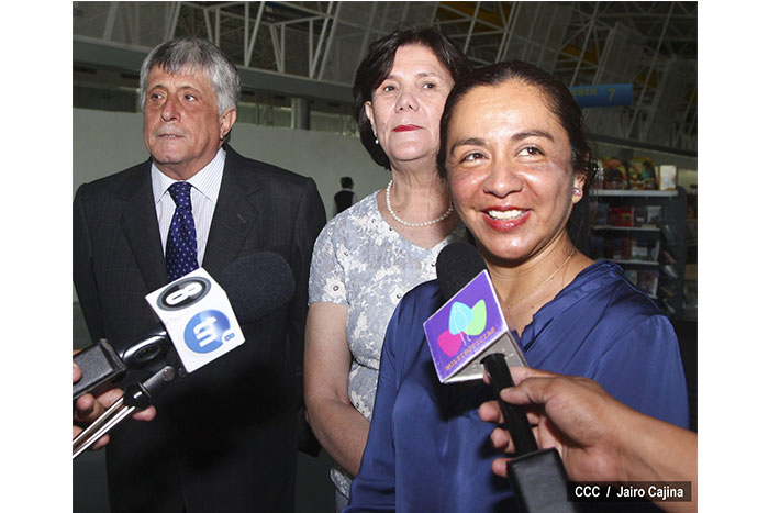 Llega a Nicaragua vice presidenta de Perú