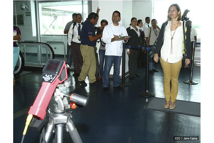 Riguroso control sanitario en Aeropuerto Augusto C. Sandino