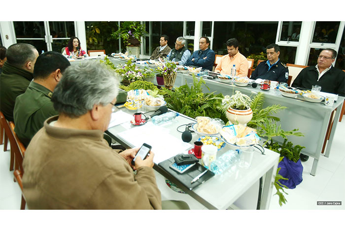 Gobierno presenta plan contra el ébola