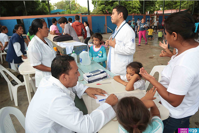 Médicos Sandinistas atienden a familias evacuadas por lluvias 
