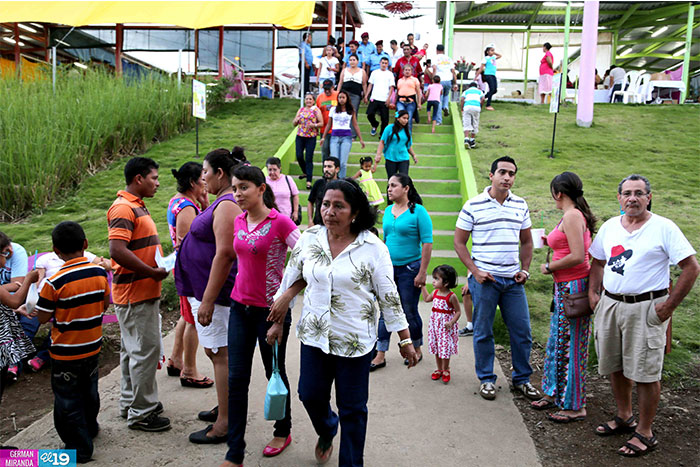 Centenares visitan la Feria de Alimentos, Nutrientes y Medicina Natural