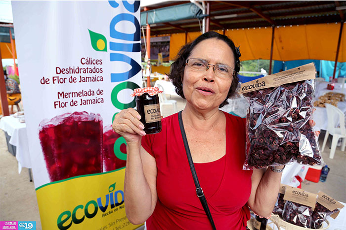 Centenares visitan la Feria de Alimentos, Nutrientes y Medicina Natural