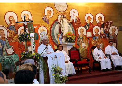 Cardenal Miguel celebra misa en honor al Espíritu Santo
