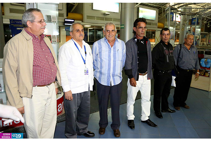 Arriban médicos cubanos especialistas en epidemiología