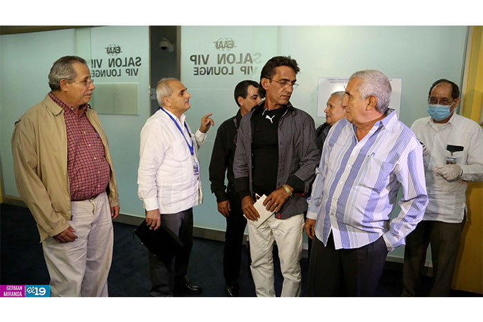 Arriban médicos cubanos especialistas en epidemiología