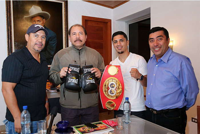 Presidente Daniel se reúne con el Campeón Mundial Randy Caballero