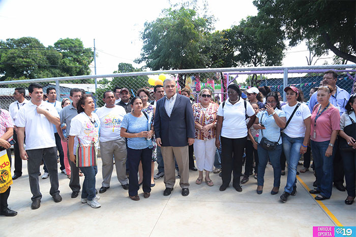 Inauguran reconstrucción de parque en el barrio Nora Astorga