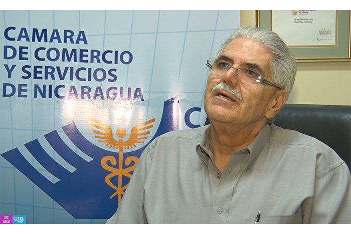 Trabajadores y comerciantes aplauden anuncio del Gobierno sobre aguinaldo adelantado