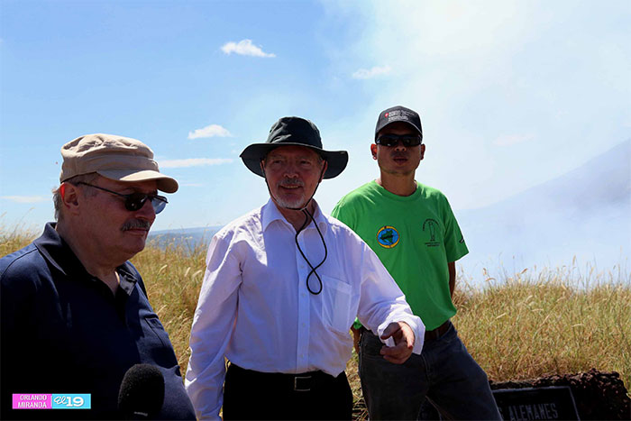 Vulcanólogos alemanes analizan comportamiento de Volcán Masaya