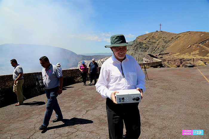 Vulcanólogos alemanes analizan comportamiento de Volcán Masaya