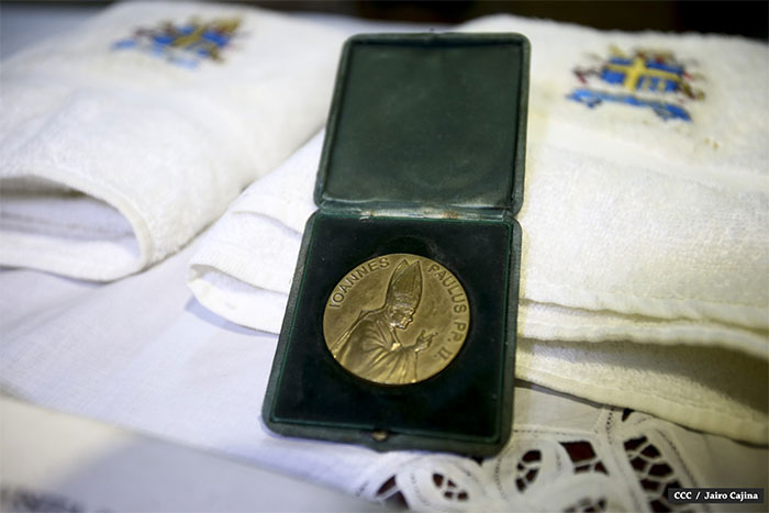 Presentan reliquias de la segunda visita del Papa San Juan Pablo II a Nicaragua