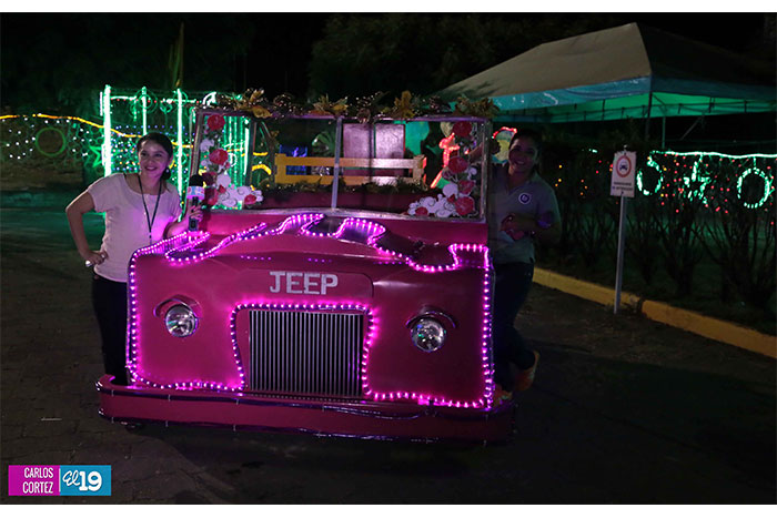 Casi listos adornos navideños que serán instalados en la capital