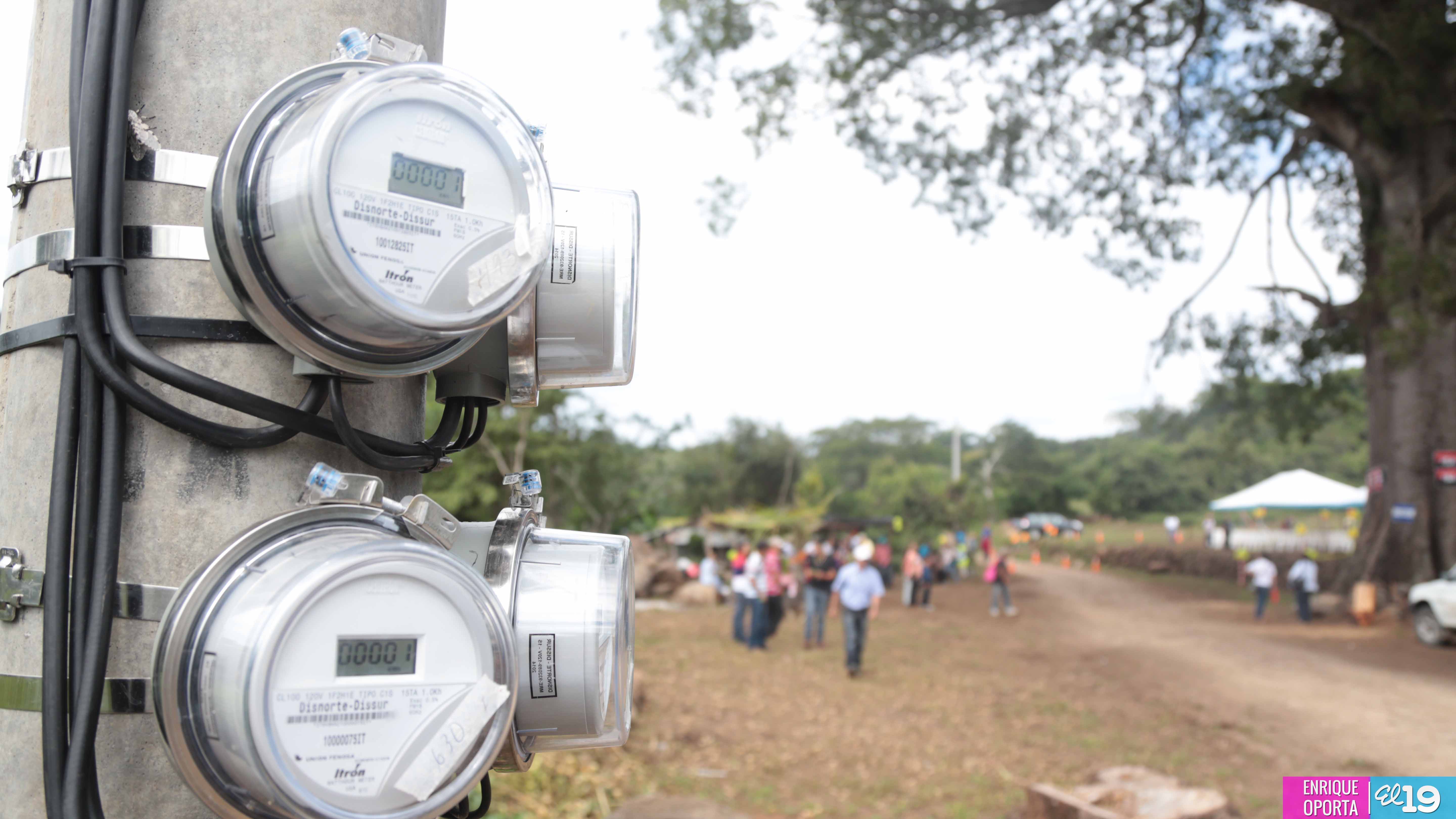 Electricidad cambia la vida a familias de Totumbla